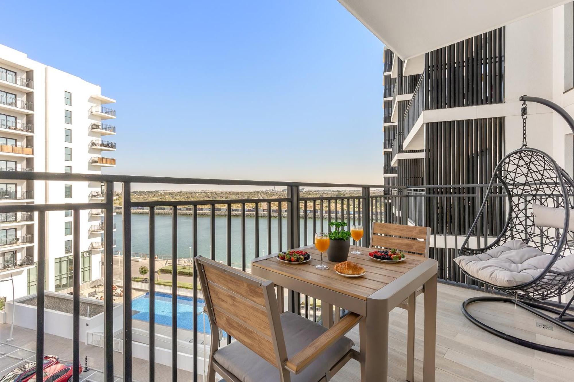 Yas Island Premier Apts By Desert Key - Steps To Ferrari World & Yas Mall Apartment
