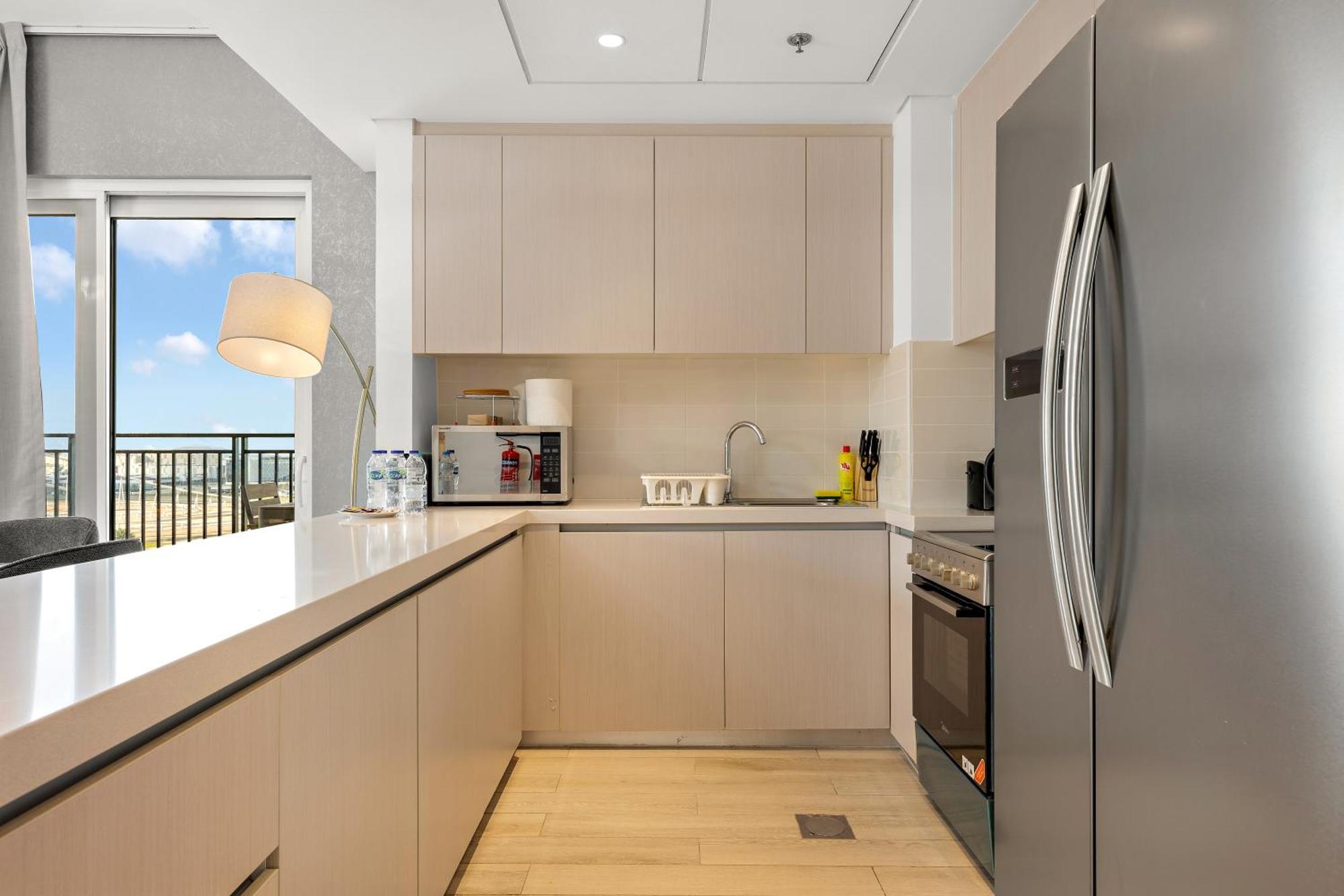 Apartment Yas Island Premier Apts By Desert Key - Steps To Ferrari World & Yas Mall Abu Dhabi