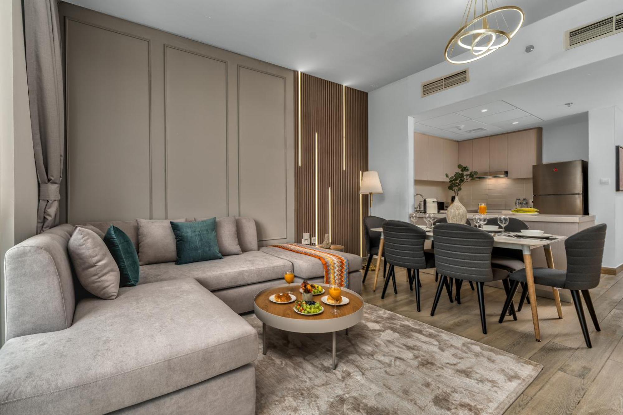Yas Island Premier Apts By Desert Key - Steps To Ferrari World & Yas Mall Apartment *