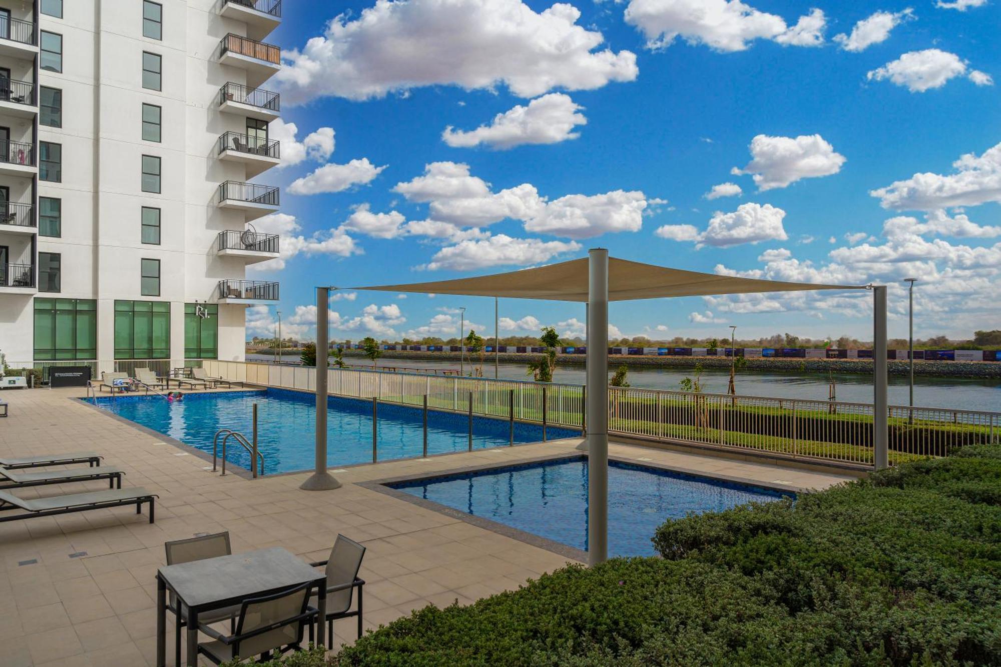Yas Island Premier Apts By Desert Key - Steps To Ferrari World & Yas Mall