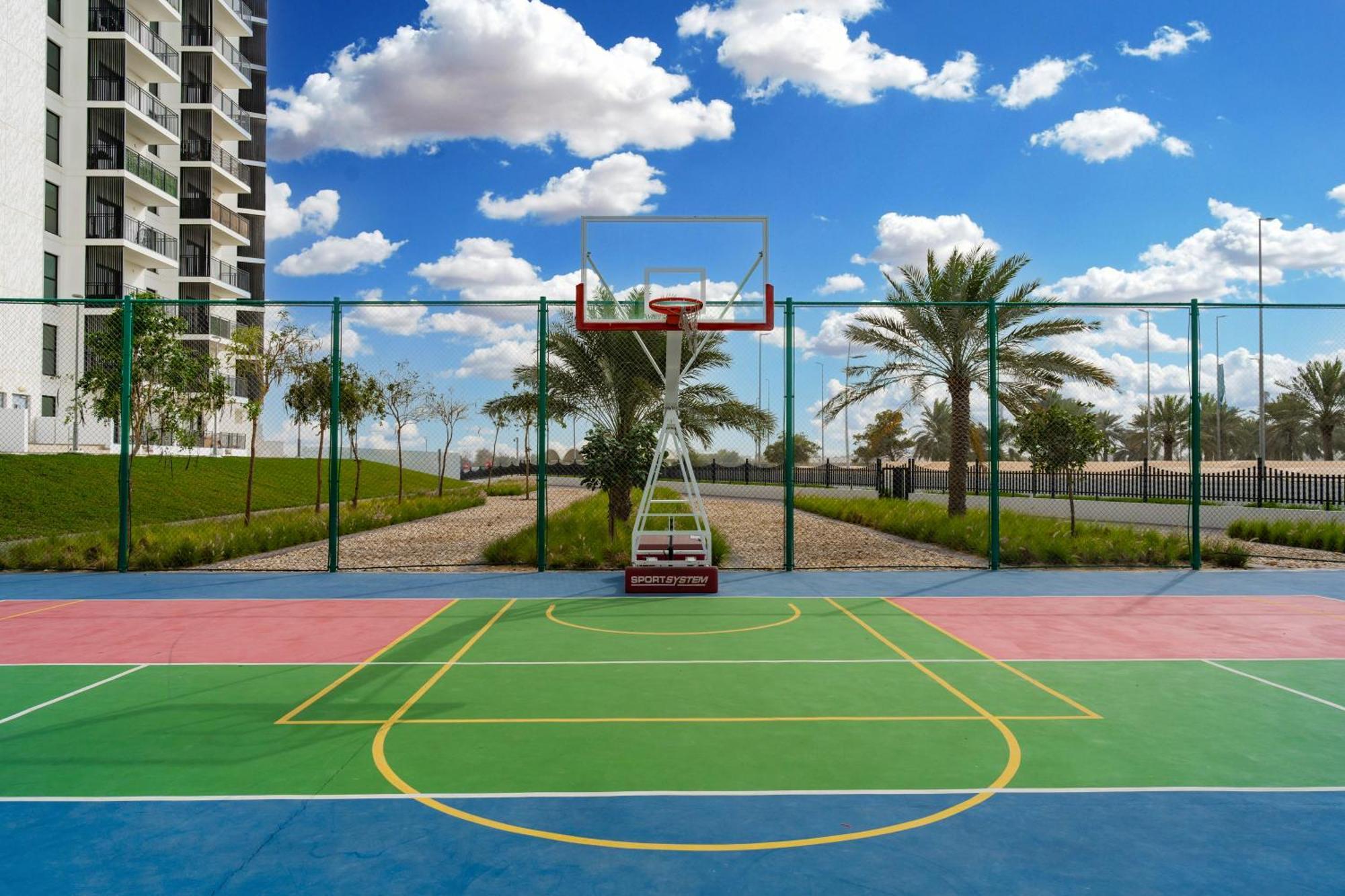 Yas Island Premier Apts By Desert Key - Steps To Ferrari World & Yas Mall
