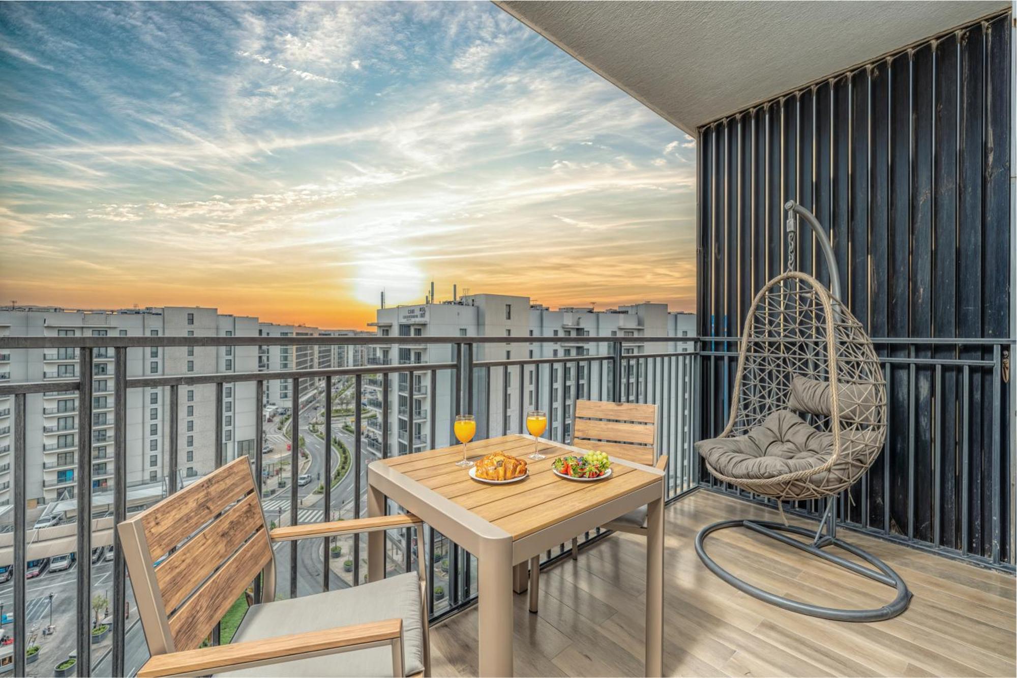 Yas Island Premier Apts By Desert Key - Steps To Ferrari World & Yas Mall