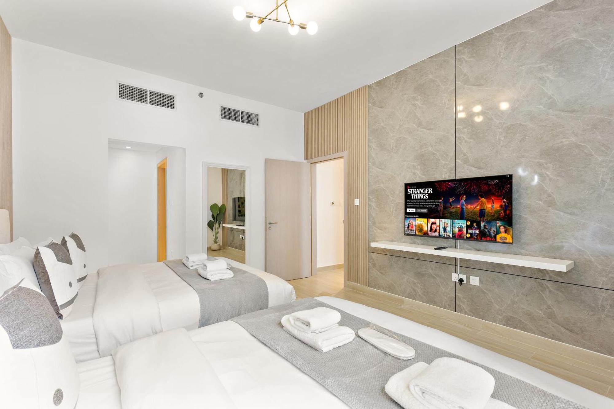 Yas Island Premier Apts By Desert Key - Steps To Ferrari World & Yas Mall Apartment *