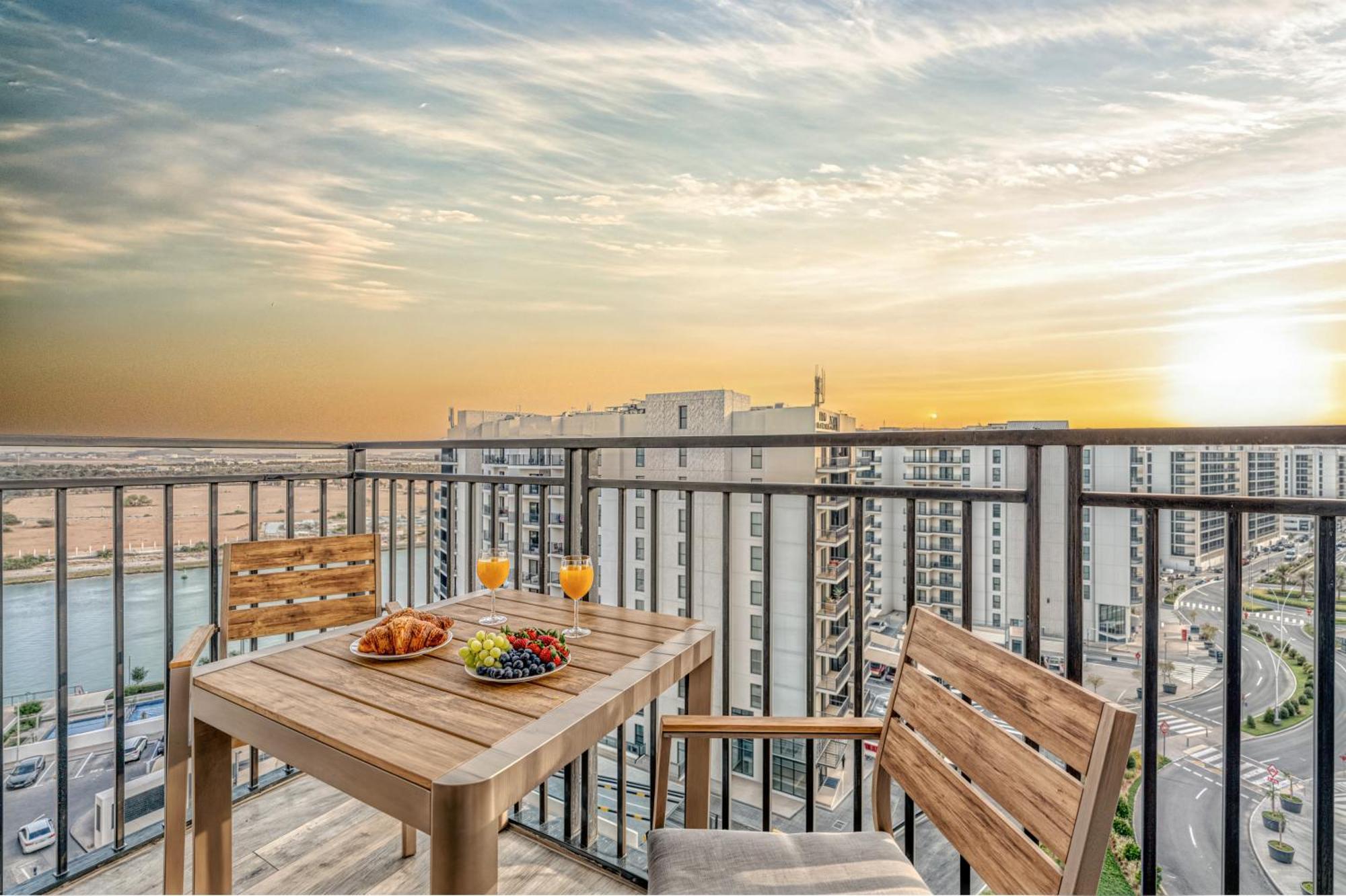 Apartment Yas Island Premier Apts By Desert Key - Steps To Ferrari World & Yas Mall Abu Dhabi